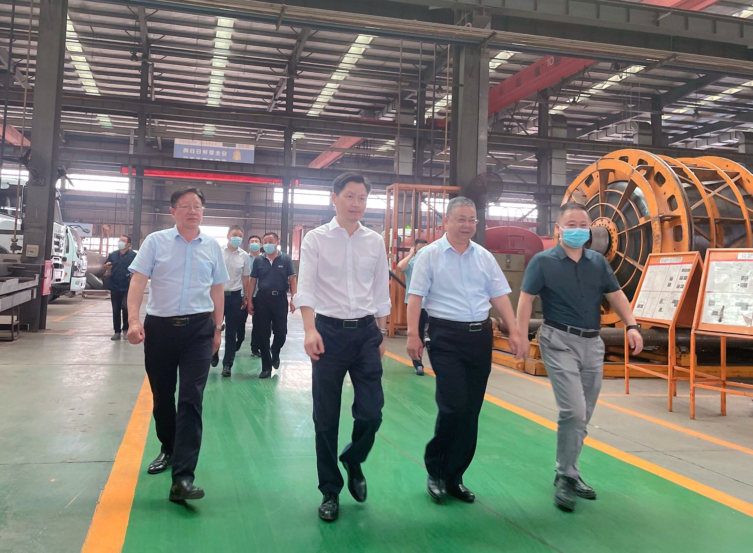 市委常委、常務(wù)副市長(zhǎng)甘國(guó)棟一行蒞臨楚勝汽車集團(tuán)調(diào)研
